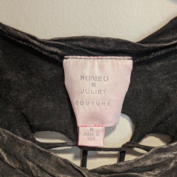 Romeo & Juliet Couture Cut-Out Back Tee - Picture 3 of 4